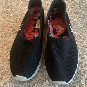 Like new Nike slip on shoes, size 8, womens